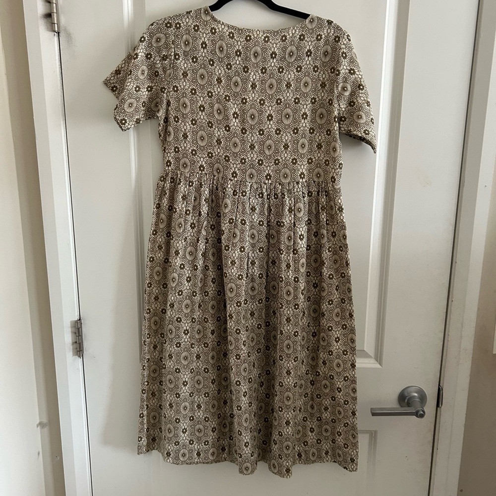Kate Quinn Beige Floral Kids Dress - Picture 4 of 7